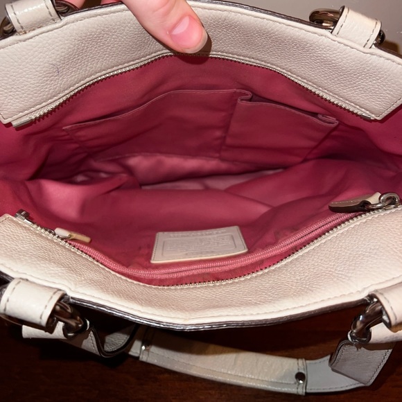 COACH Penelope Silver F1075- F14683 Pebble Leather Shoulder Bag Beige/Offwhite - Picture 3 of 6